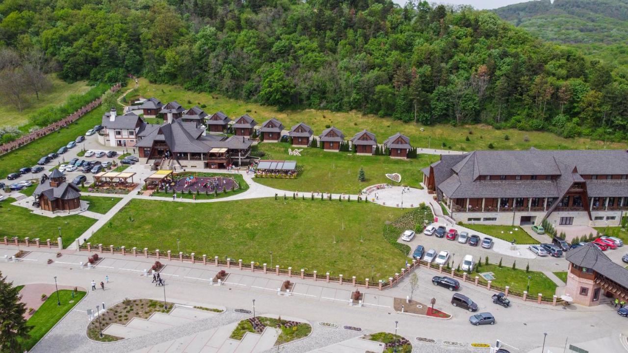 Etno Naselje Vrdnicka Kula Hotel Vrdnik Exterior foto